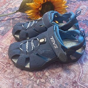 Teva Closed Toe Sandals - Kids Size 5